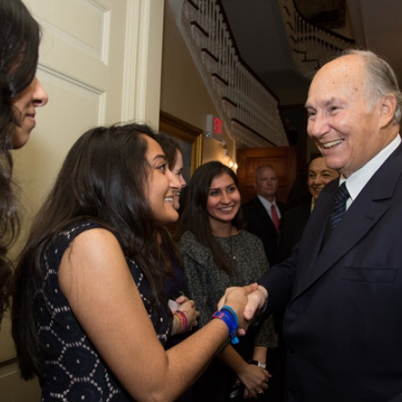 Image of His Highness the Aga Khan with students