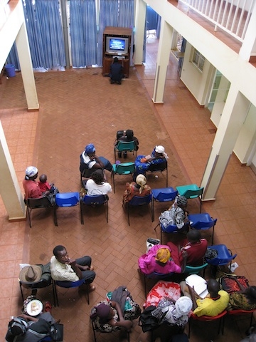 Training health workers to care for HIV/AIDS patients in Uganda. Credit: Sarah Kleinman; TASO