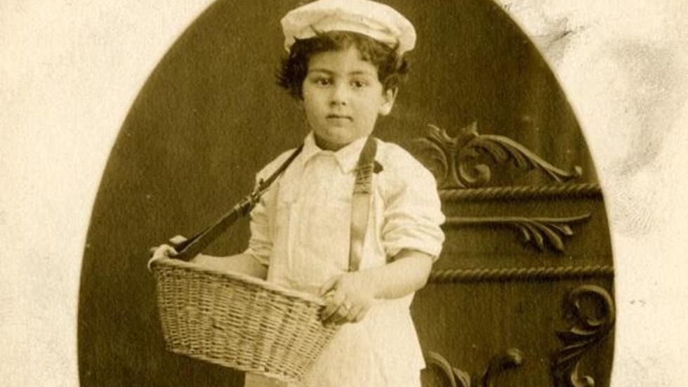 Photograph of future HLS professor Paul Freund as a child in costume as a baker